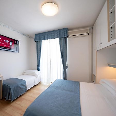 Hotel Laurin Лидо ди Йезоло Екстериор снимка