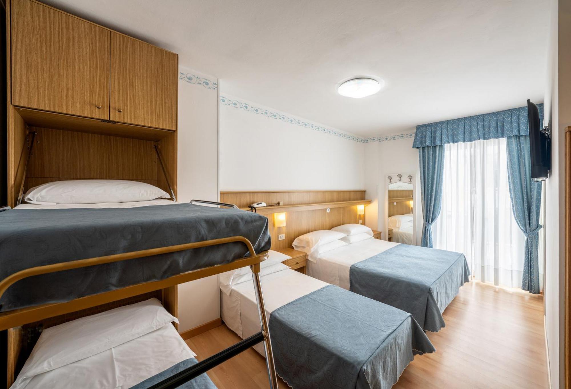 Hotel Laurin Лидо ди Йезоло Стая снимка