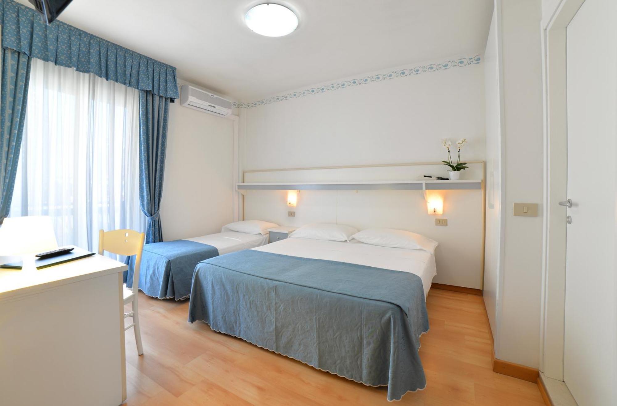 Hotel Laurin Лидо ди Йезоло Екстериор снимка